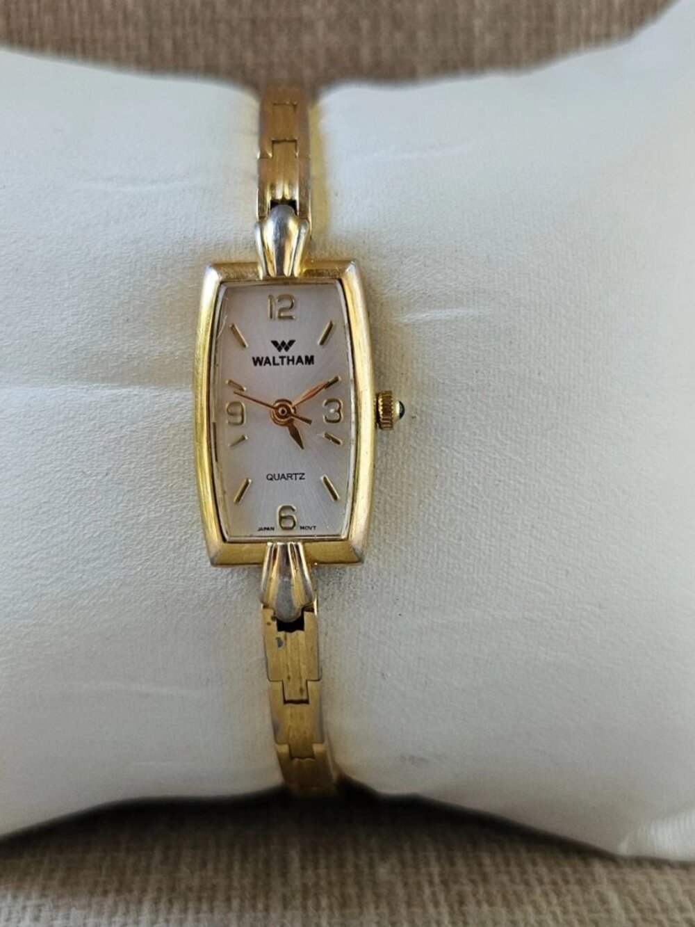 Vintage Waltham Women Wristwatch Gold Tone Analog Quartz Wrist Watch Japan - Picture 3 of 10